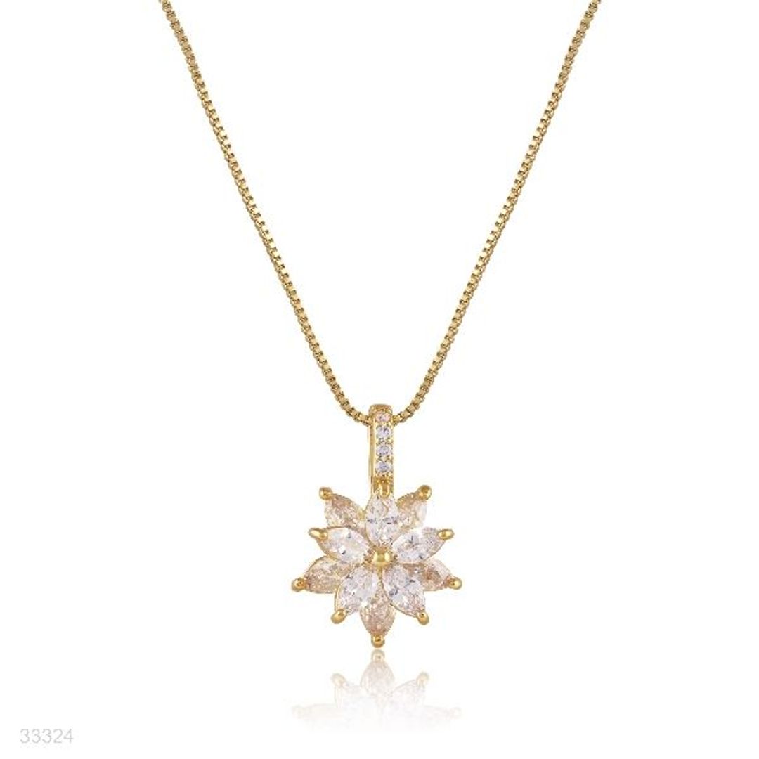 entrancing flower silver necklace